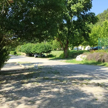 Hébergement de vacances Maison D'une Avec Piscine Partagee Et Jardin Clos A Martin De Bromes Saint-Martin-de-Brômes