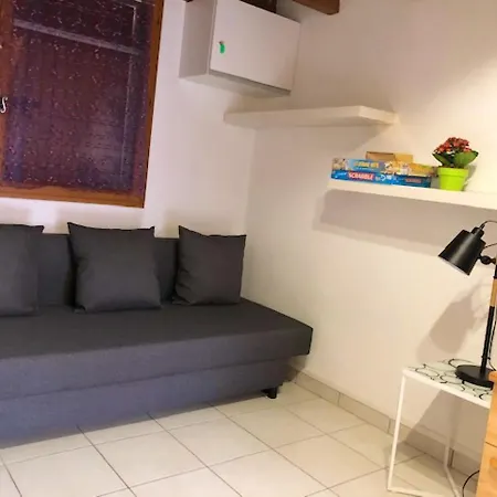 Maison D'une Avec Piscine Partagee Et Jardin Clos A Martin De Bromes